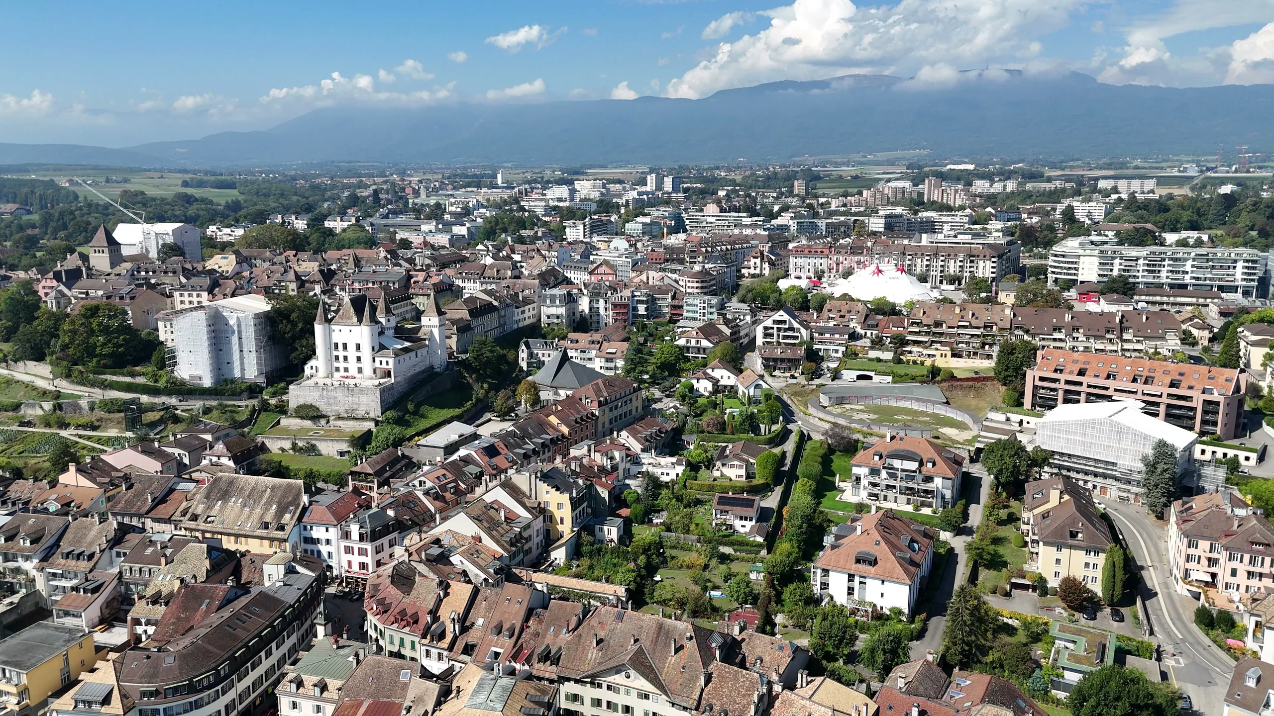 Vue aerienne de Nyon depuis les hauteurs
